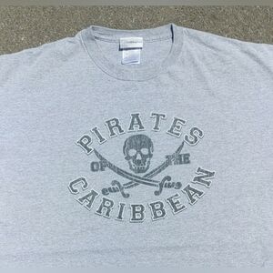 Vtg 2000s Disney Pirates of the Caribbean T-Shirt Size (2XL)